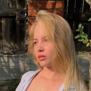 emma-white onlyfans leak|Emma White / Isabel Dolcè / YourEmmaWhite / emmadiary /。